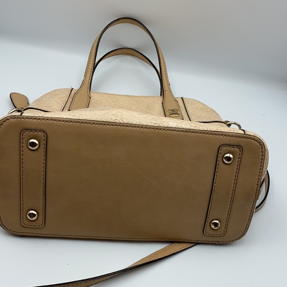 Black Friday Sale❗️Guess faux patent leather Reiko dome beige bag - Picture 13 of 17